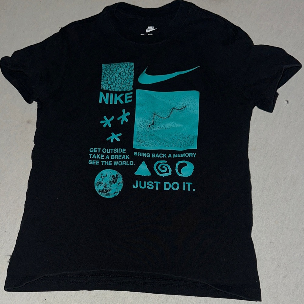 Kids Size Medium Nike Black Tee with Teal Accents.